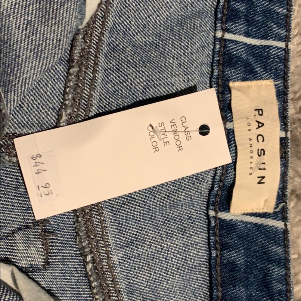 Denim shorts - Picture 2 of 4